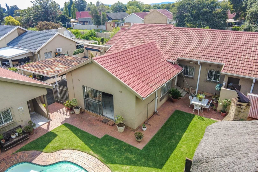 5 Bedroom Property for Sale in Brackendowns Gauteng
