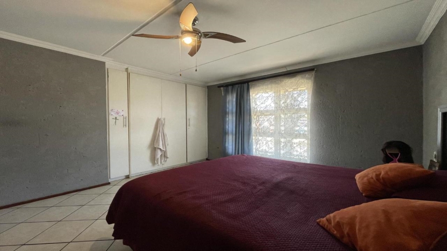 2 Bedroom Property for Sale in Mulbarton Gauteng