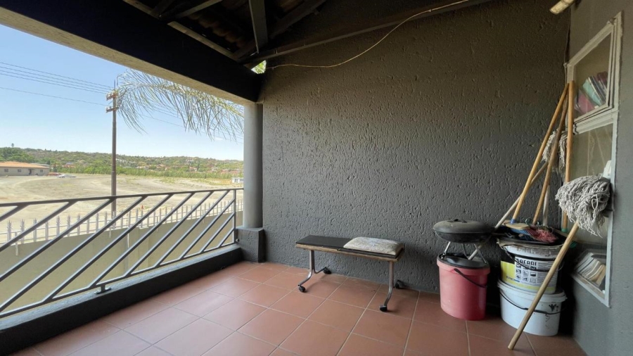 2 Bedroom Property for Sale in Mulbarton Gauteng