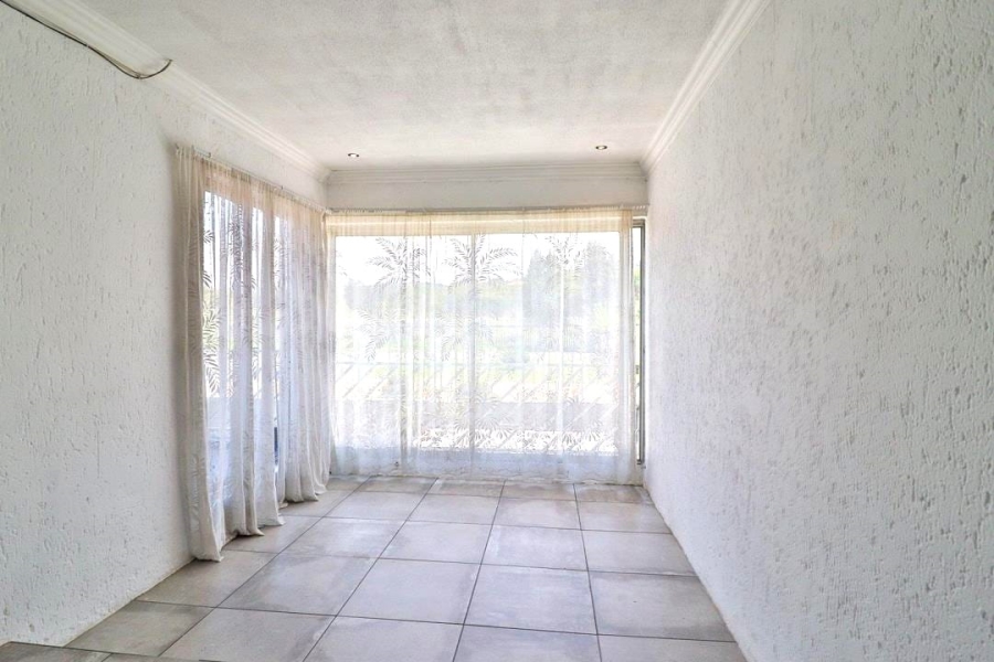 1 Bedroom Property for Sale in Mulbarton Gauteng