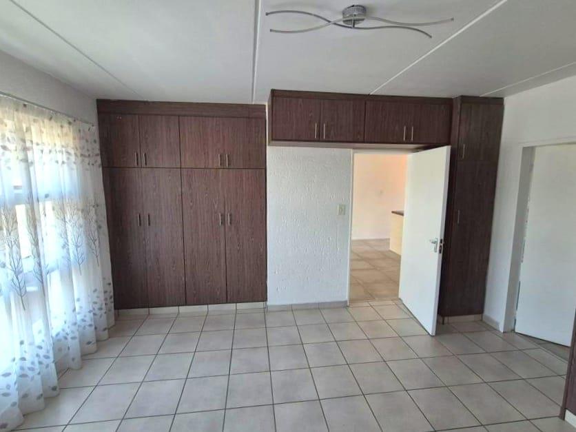 1 Bedroom Property for Sale in Mulbarton Gauteng