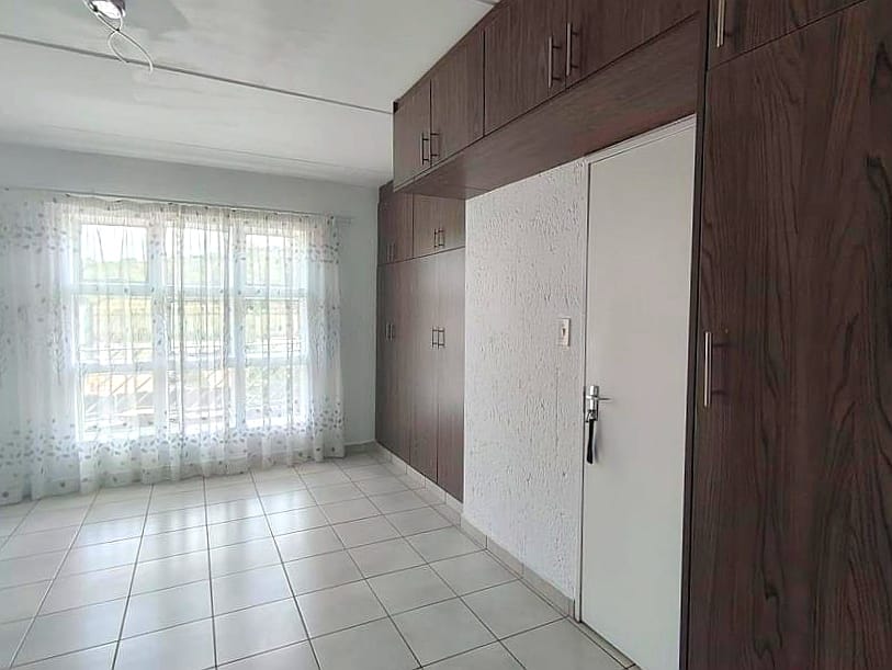 1 Bedroom Property for Sale in Mulbarton Gauteng