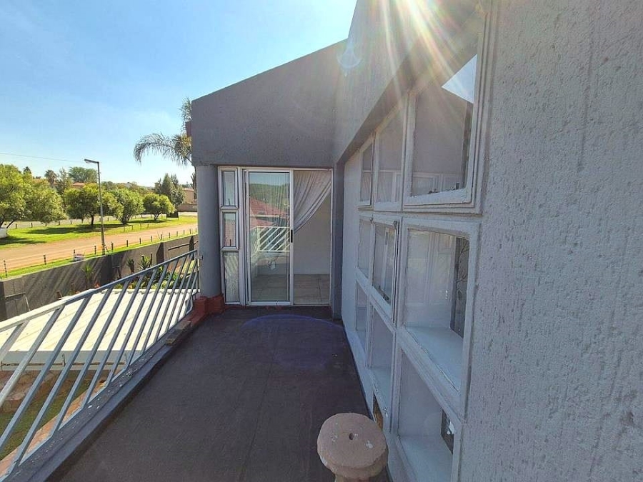 1 Bedroom Property for Sale in Mulbarton Gauteng