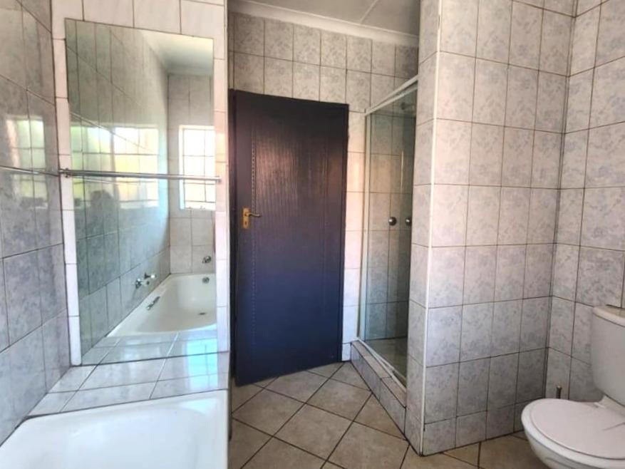 3 Bedroom Property for Sale in Glenvista Gauteng