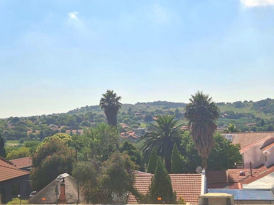 3 Bedroom Property for Sale in Glenvista Gauteng