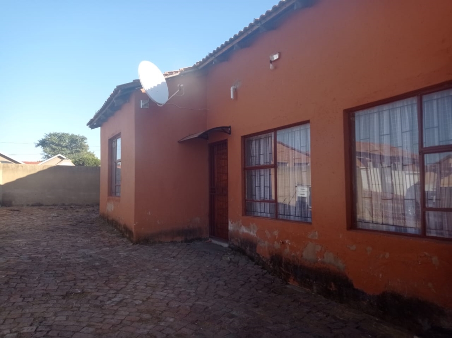 4 Bedroom Property for Sale in Soshanguve S Gauteng