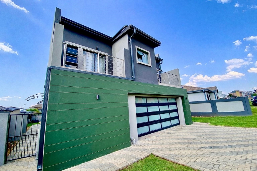 4 Bedroom Property for Sale in Zambezi Manor Lifestyle Estate Gauteng