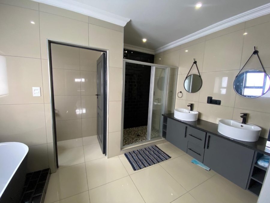 4 Bedroom Property for Sale in Zambezi Manor Lifestyle Estate Gauteng