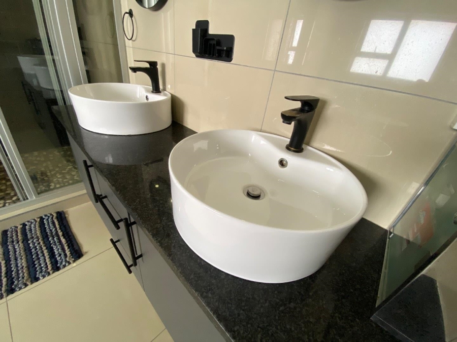 4 Bedroom Property for Sale in Zambezi Manor Lifestyle Estate Gauteng