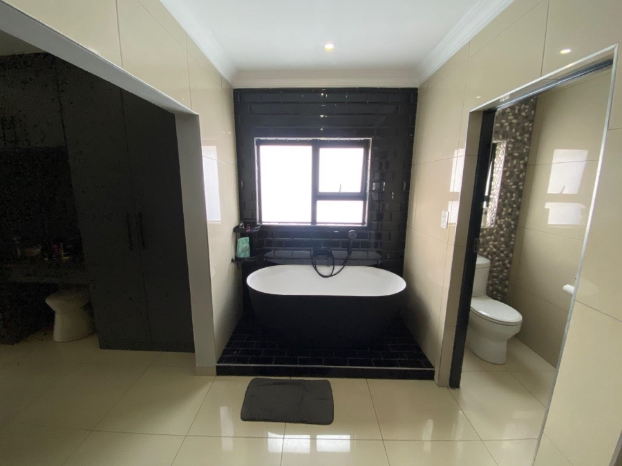 4 Bedroom Property for Sale in Zambezi Manor Lifestyle Estate Gauteng