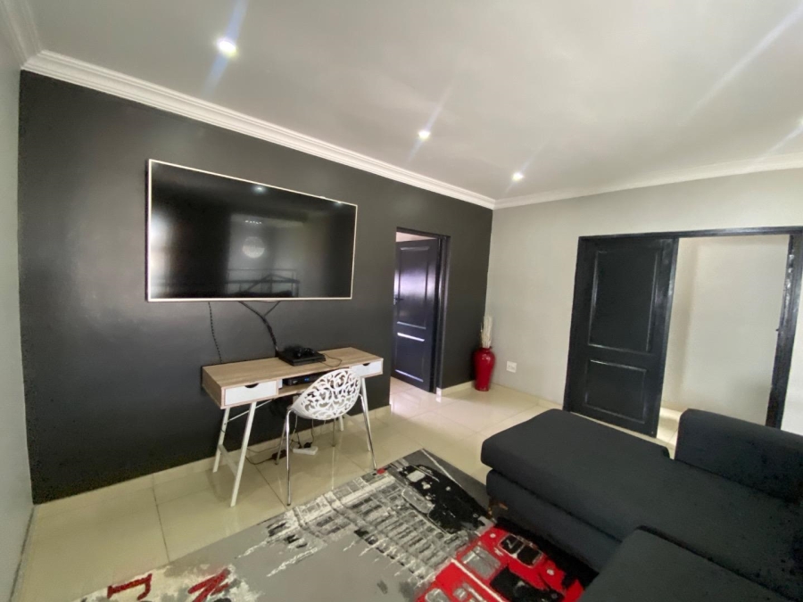 4 Bedroom Property for Sale in Zambezi Manor Lifestyle Estate Gauteng