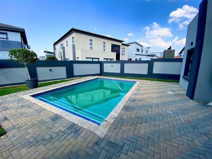 4 Bedroom Property for Sale in Zambezi Manor Lifestyle Estate Gauteng