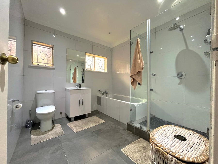 3 Bedroom Property for Sale in Illovo Gauteng