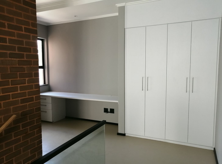 To Let 3 Bedroom Property for Rent in Morningside Manor Gauteng