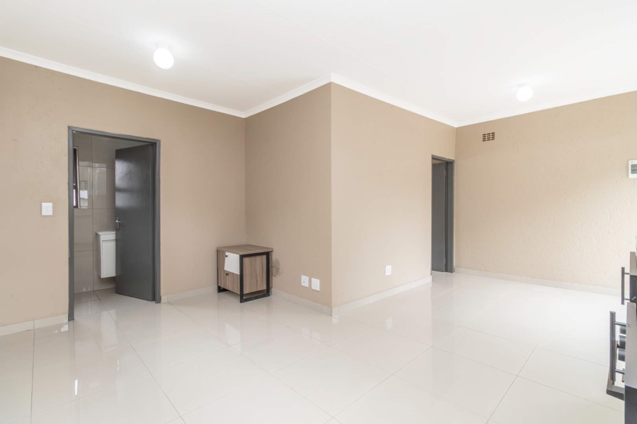 To Let 1 Bedroom Property for Rent in Hurlingham Manor Gauteng