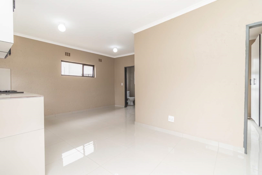 To Let 1 Bedroom Property for Rent in Hurlingham Manor Gauteng