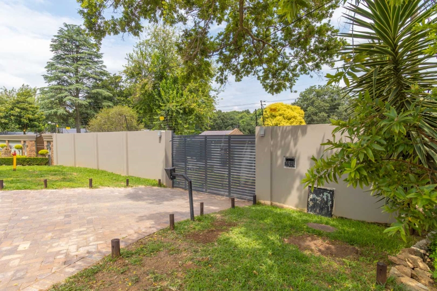 To Let 1 Bedroom Property for Rent in Hurlingham Manor Gauteng