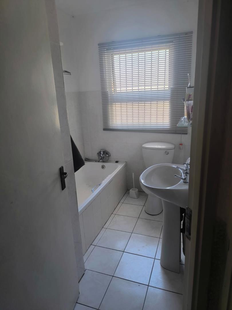 2 Bedroom Property for Sale in South Crest Gauteng