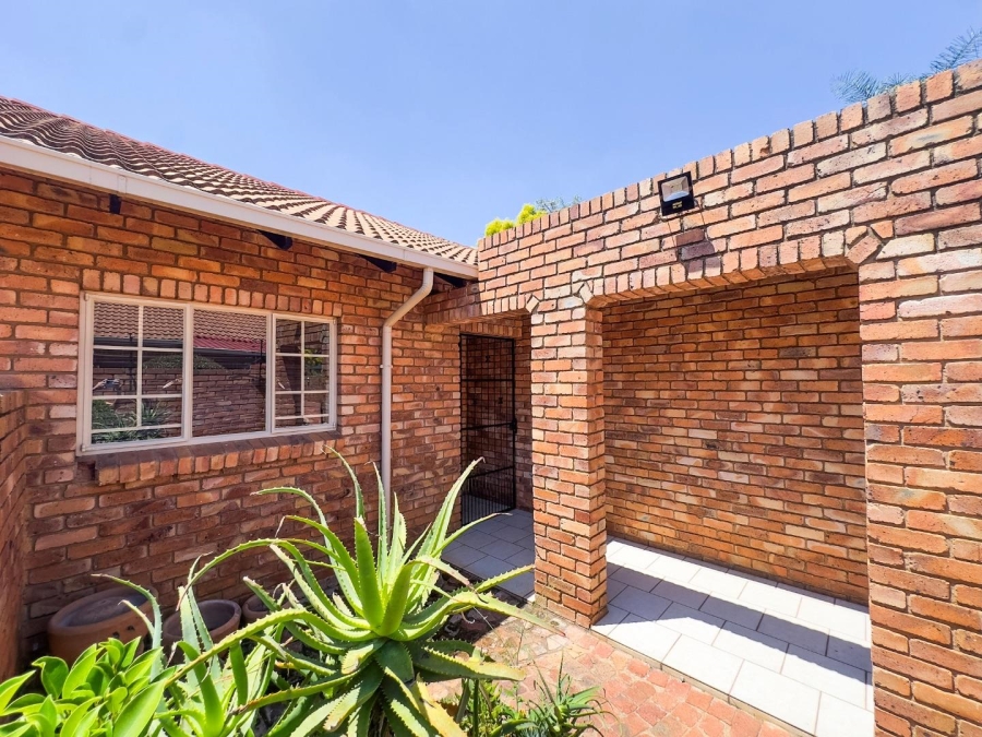 3 Bedroom Property for Sale in Moreleta Park Gauteng