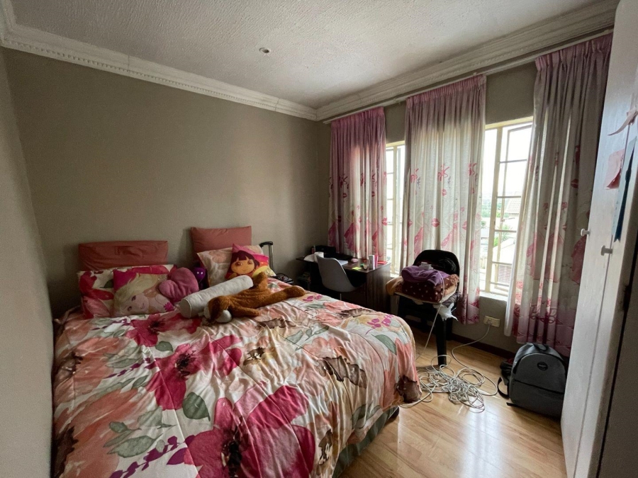 3 Bedroom Property for Sale in La Montagne Gauteng