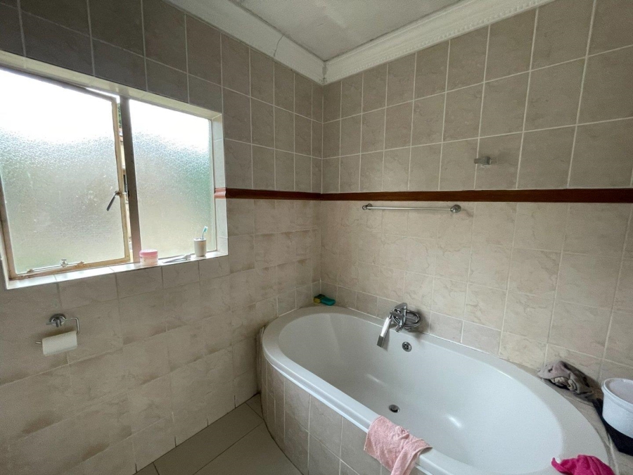 3 Bedroom Property for Sale in La Montagne Gauteng