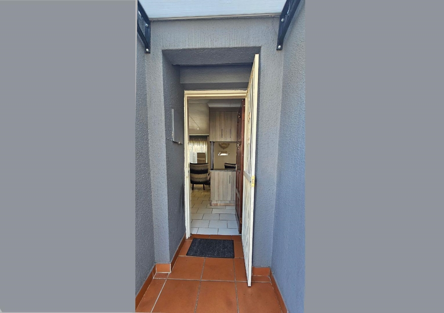 3 Bedroom Property for Sale in Radiokop Gauteng