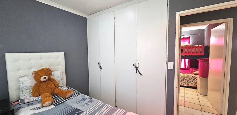 3 Bedroom Property for Sale in Radiokop Gauteng