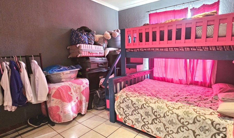 3 Bedroom Property for Sale in Radiokop Gauteng