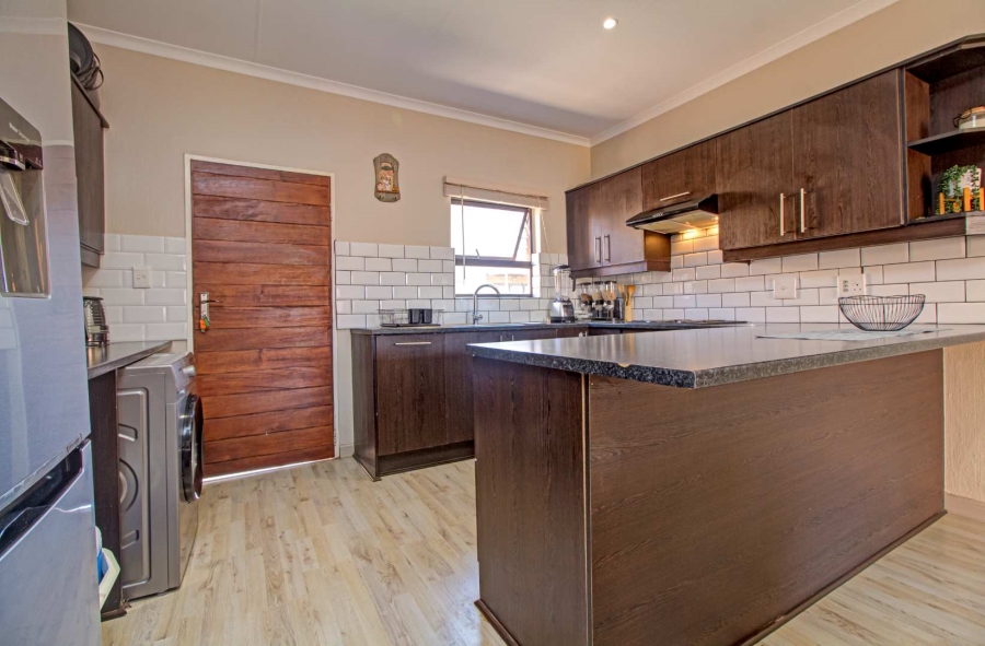 2 Bedroom Property for Sale in Wilgeheuwel Gauteng
