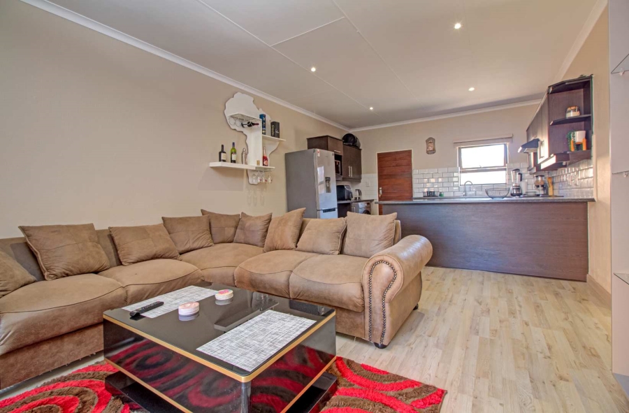 2 Bedroom Property for Sale in Wilgeheuwel Gauteng