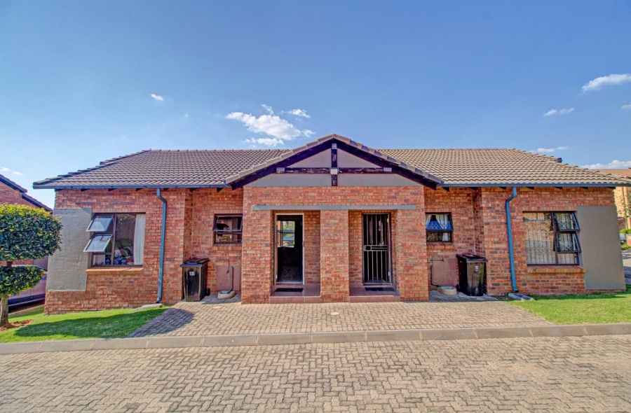 2 Bedroom Property for Sale in Wilgeheuwel Gauteng