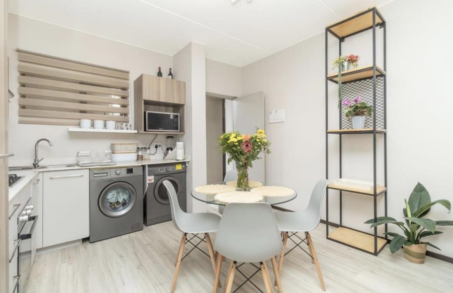 To Let 2 Bedroom Property for Rent in Broadacres Gauteng