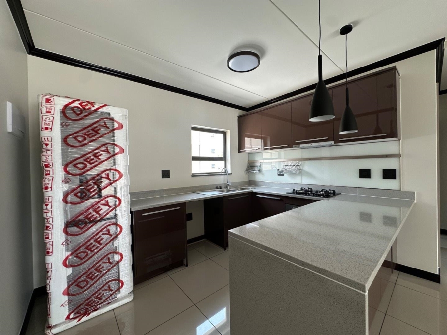 To Let 2 Bedroom Property for Rent in Blue Hills Gauteng