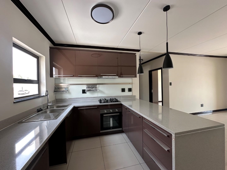 To Let 2 Bedroom Property for Rent in Blue Hills Gauteng