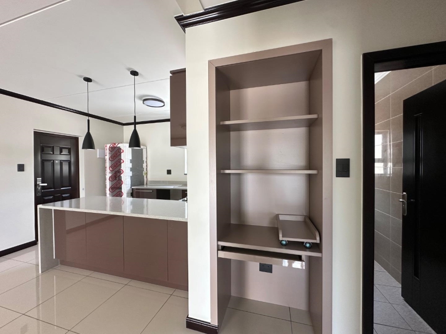 To Let 2 Bedroom Property for Rent in Blue Hills Gauteng