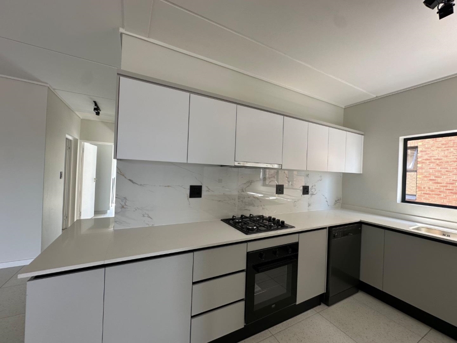 To Let 3 Bedroom Property for Rent in Waterfall Gauteng