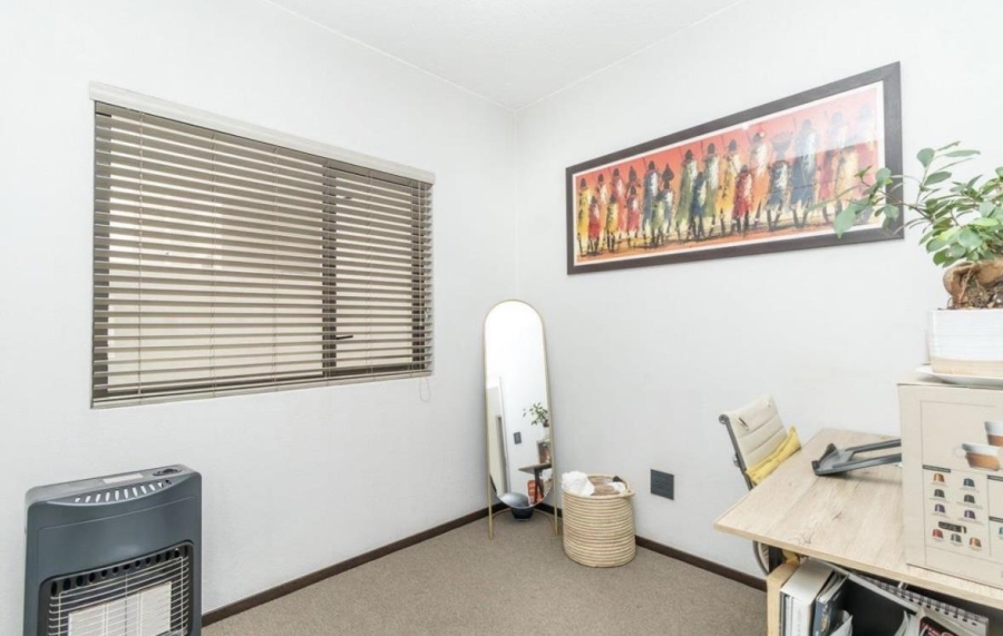 2 Bedroom Property for Sale in Broadacres Gauteng