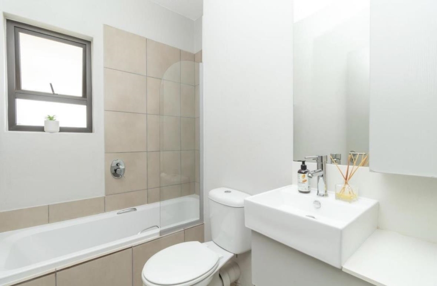 2 Bedroom Property for Sale in Broadacres Gauteng