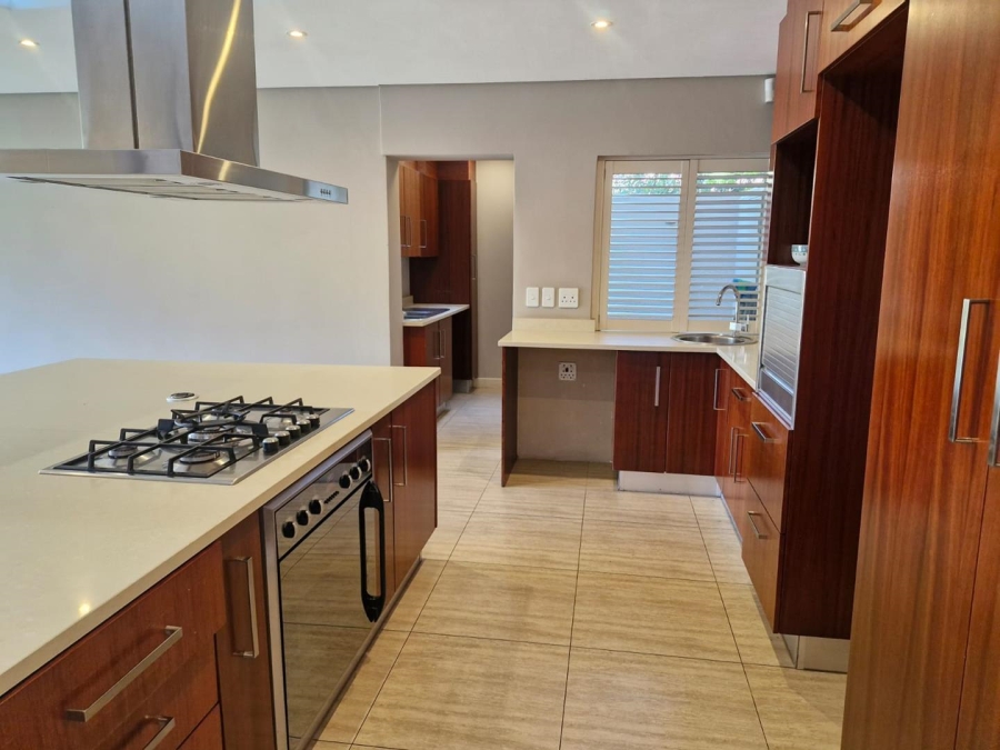 To Let 3 Bedroom Property for Rent in Sandown Gauteng