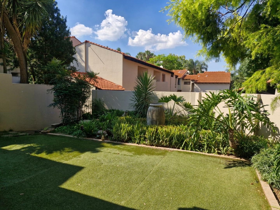 To Let 3 Bedroom Property for Rent in Sandown Gauteng