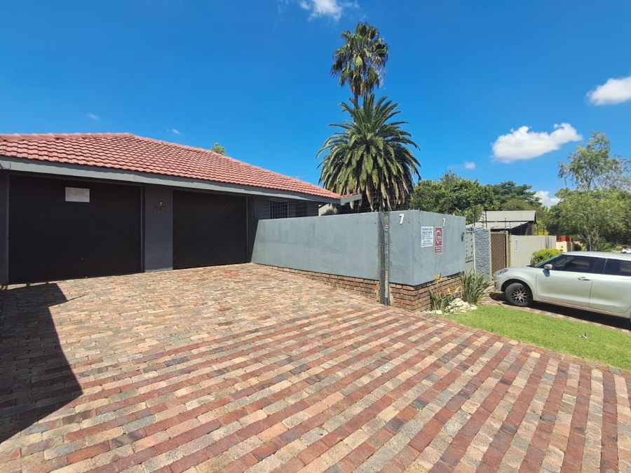3 Bedroom Property for Sale in Noordwyk Gauteng