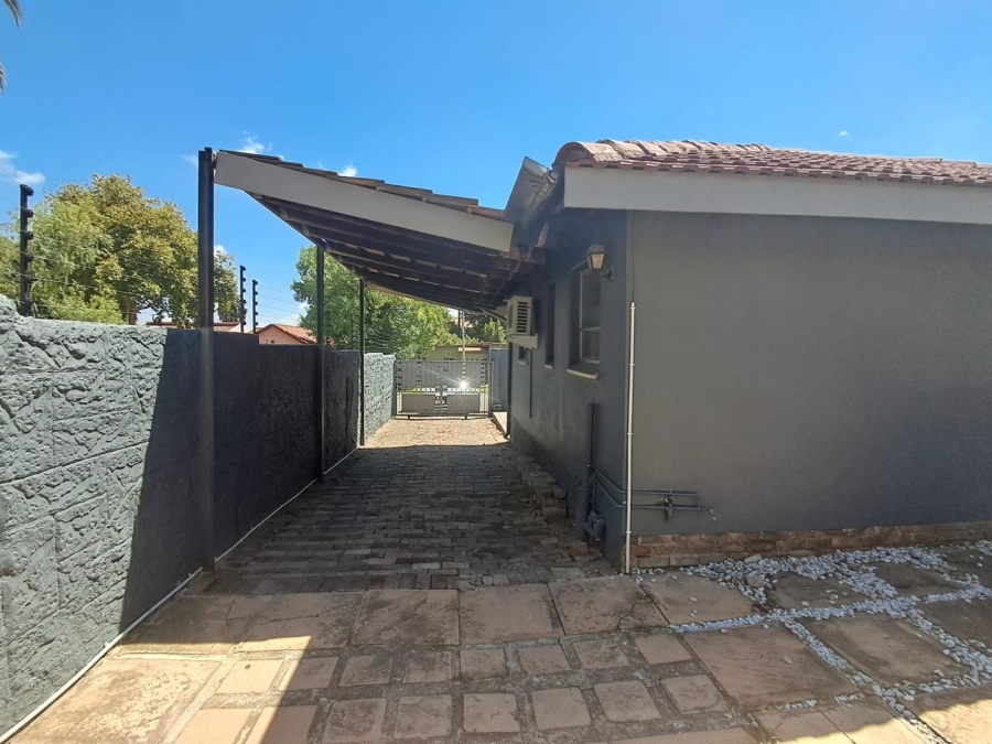 3 Bedroom Property for Sale in Noordwyk Gauteng