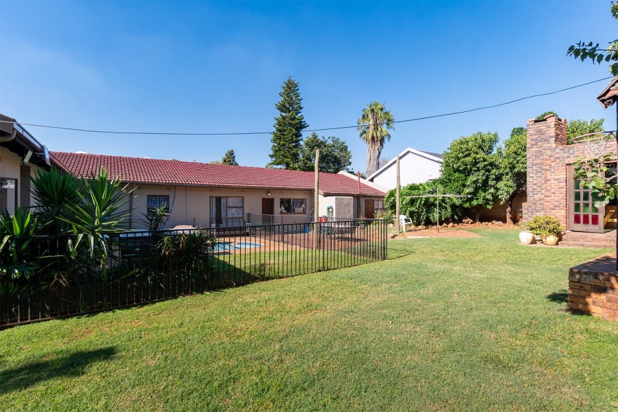 5 Bedroom Property for Sale in Birch Acres Gauteng