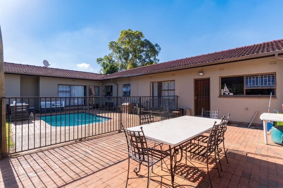 5 Bedroom Property for Sale in Birch Acres Gauteng