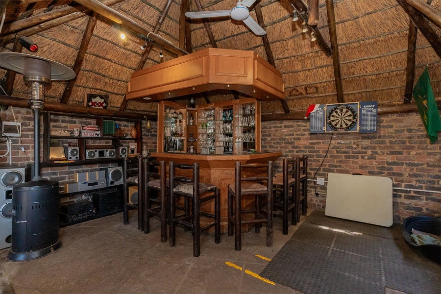 5 Bedroom Property for Sale in Birch Acres Gauteng