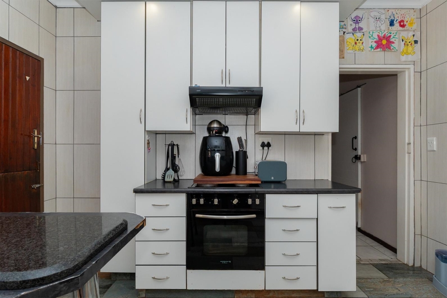 5 Bedroom Property for Sale in Birch Acres Gauteng