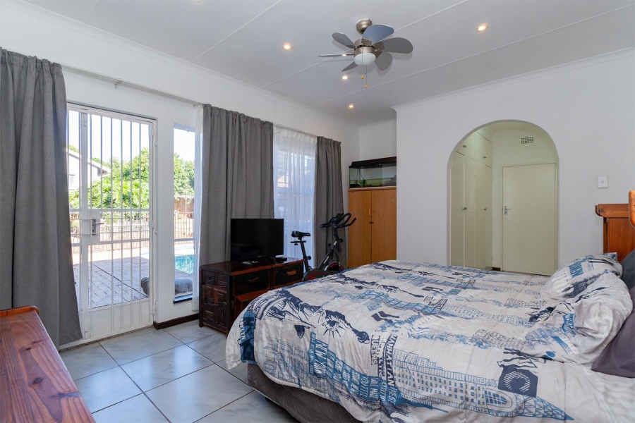5 Bedroom Property for Sale in Birch Acres Gauteng