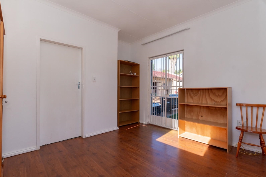 5 Bedroom Property for Sale in Birch Acres Gauteng