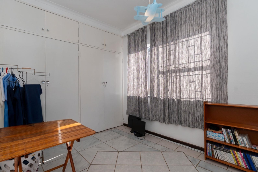 5 Bedroom Property for Sale in Birch Acres Gauteng