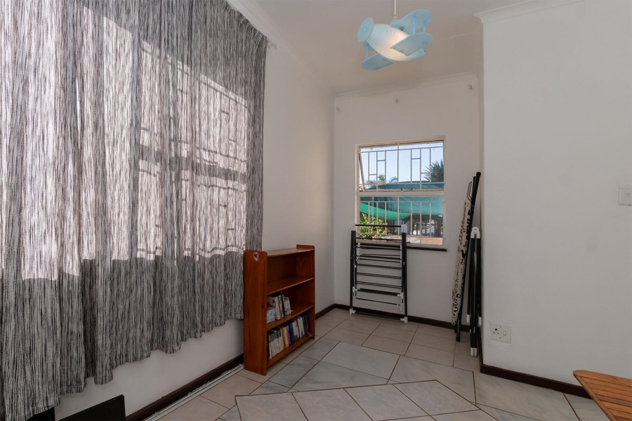 5 Bedroom Property for Sale in Birch Acres Gauteng